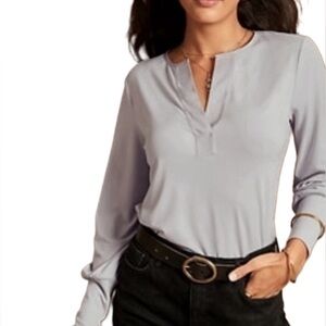 🌿LAST CHANCE🌿 Banana Republic Mixed Media V-Neck Crepe Top M